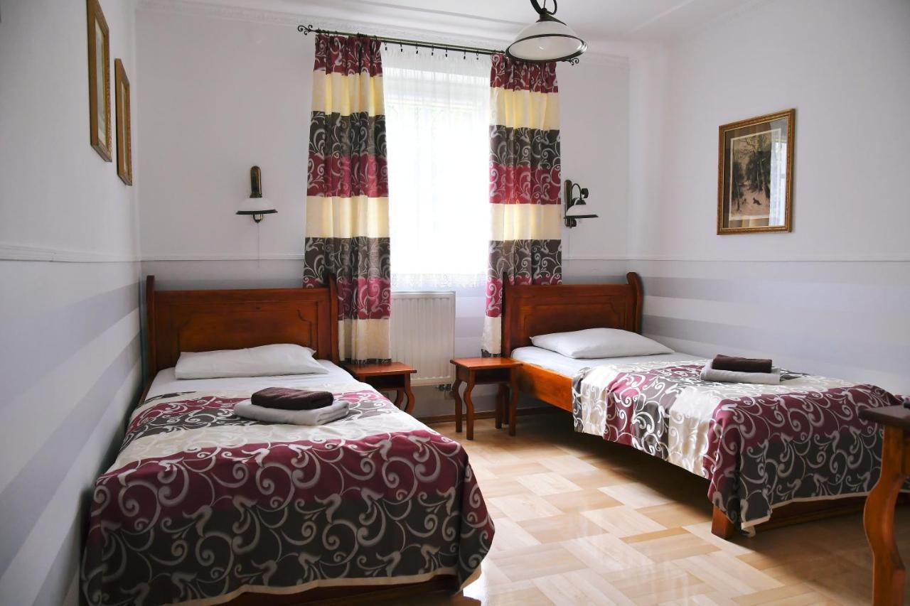 Sniezka Hotel Krosno Kültér fotó
